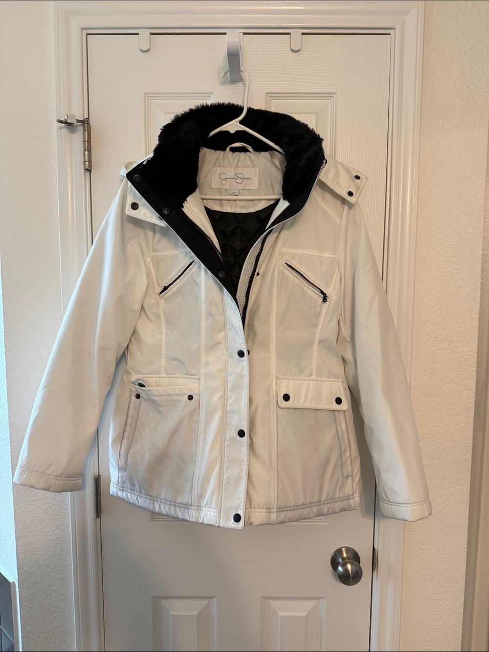 Jessica Simpson White Women's Insulated Ski Jacket with Black Trim